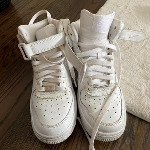 Nike Airforce 1s high top